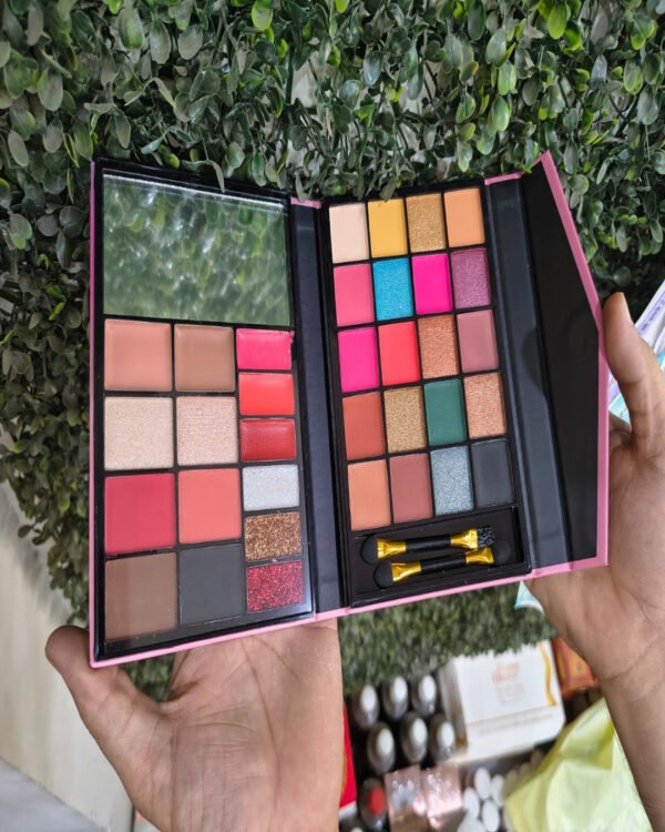 Mary Jo K Beauty & Fashion Makeup Palette